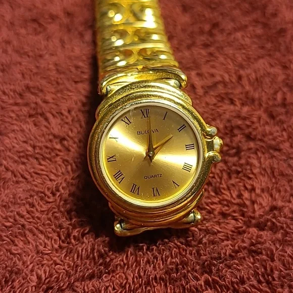 Bulova watch - Picture 2 of 3